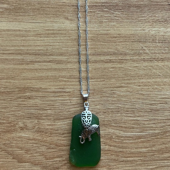 Sea Glass Necklace green with Elephant Charm - Picture 5 of 6